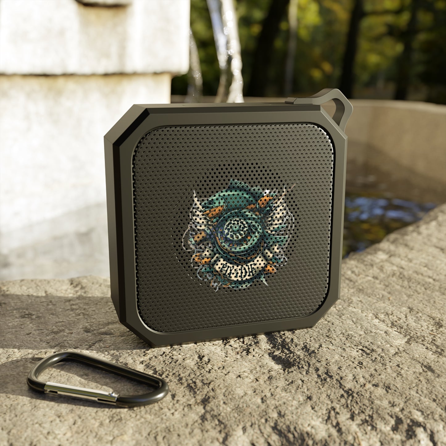 L - Fly or Die Fishing Co - Haut-parleur Bluetooth Blackwater
